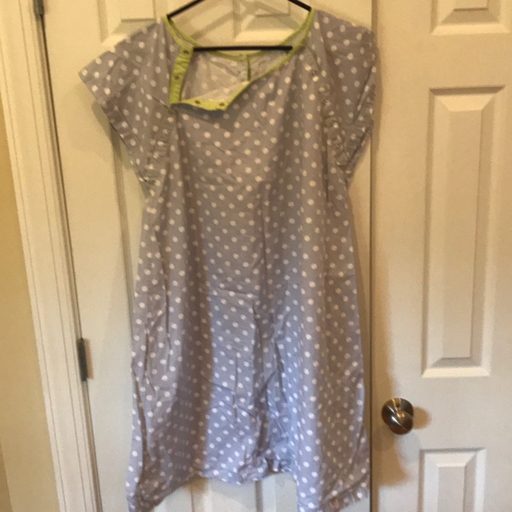 Gownies (hospital gown), maternity